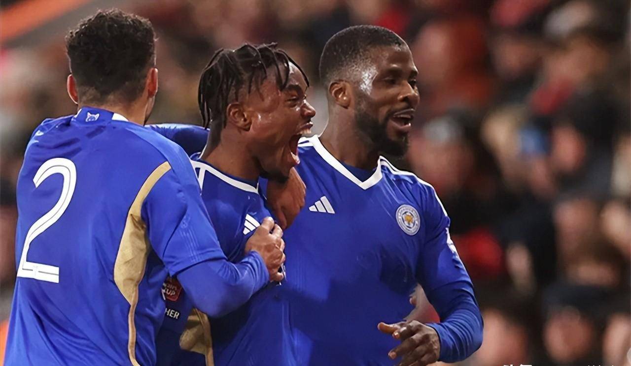 切尔西战平对手,难以挽回颓势 切尔西战平对手,难以挽回颓势