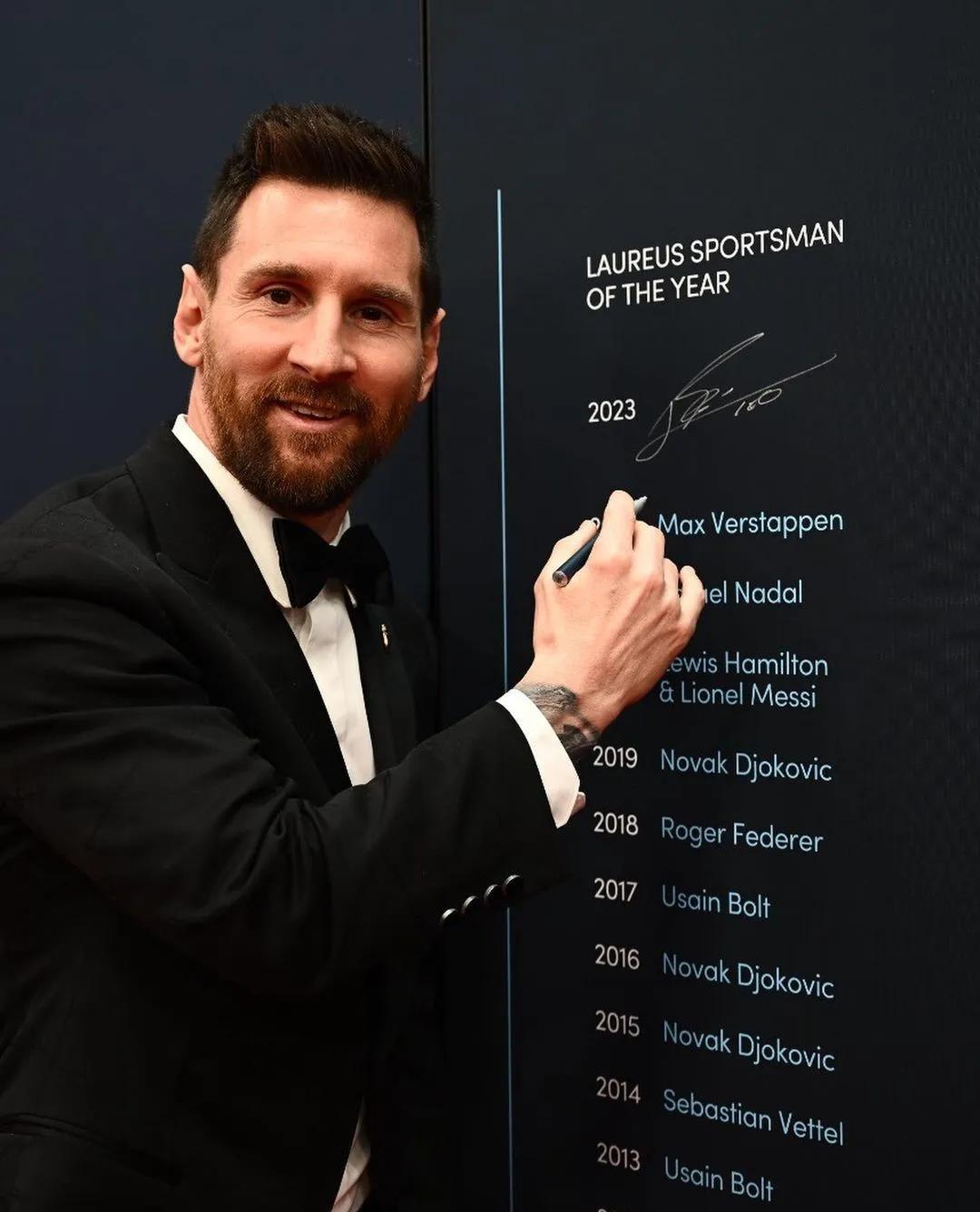 梅西神奇表现，巴萨榜首坐稳