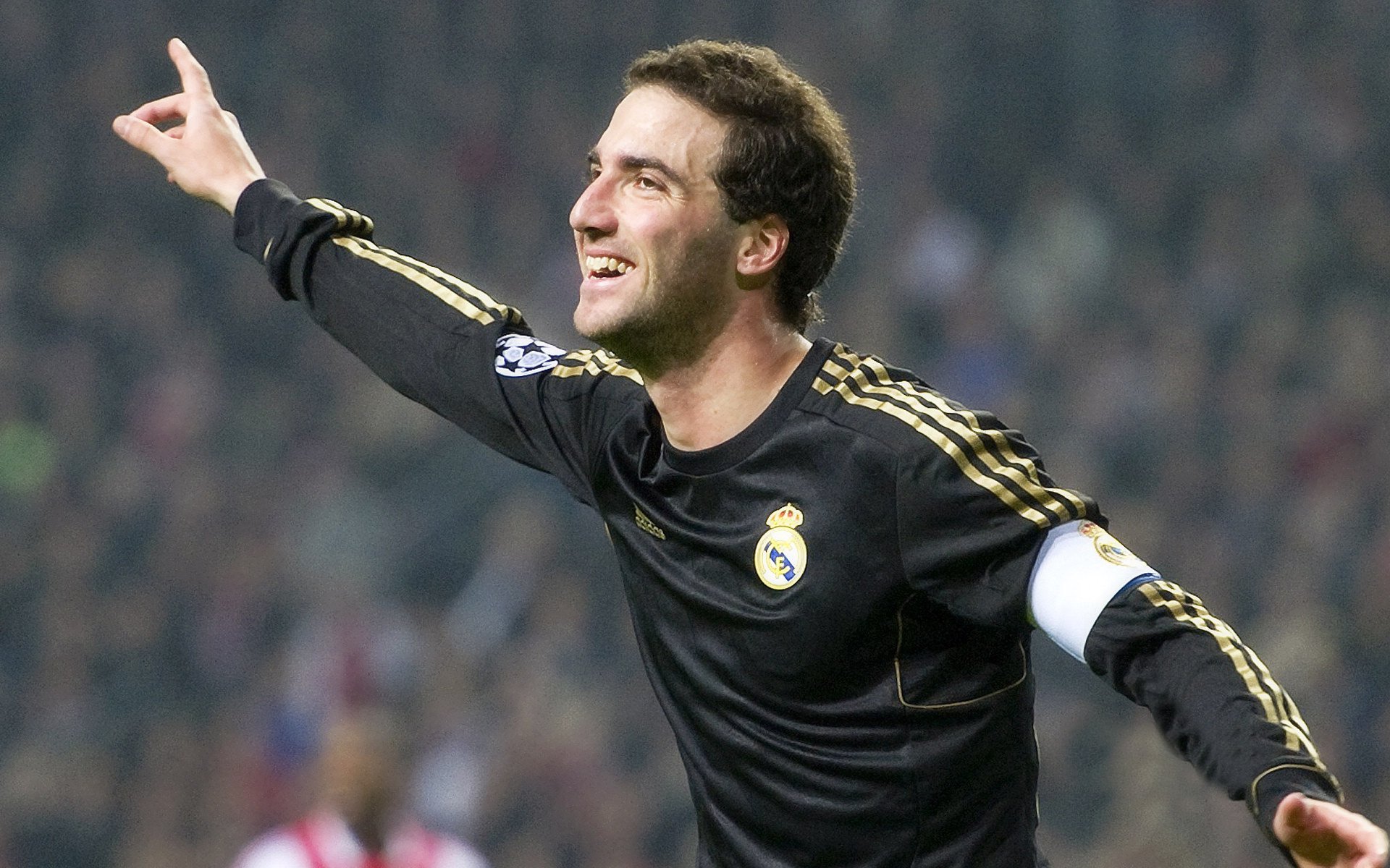 切特·霍姆格伦，当凯尔特人绿遇上爵士蓝，一位独角兽的统治宣言