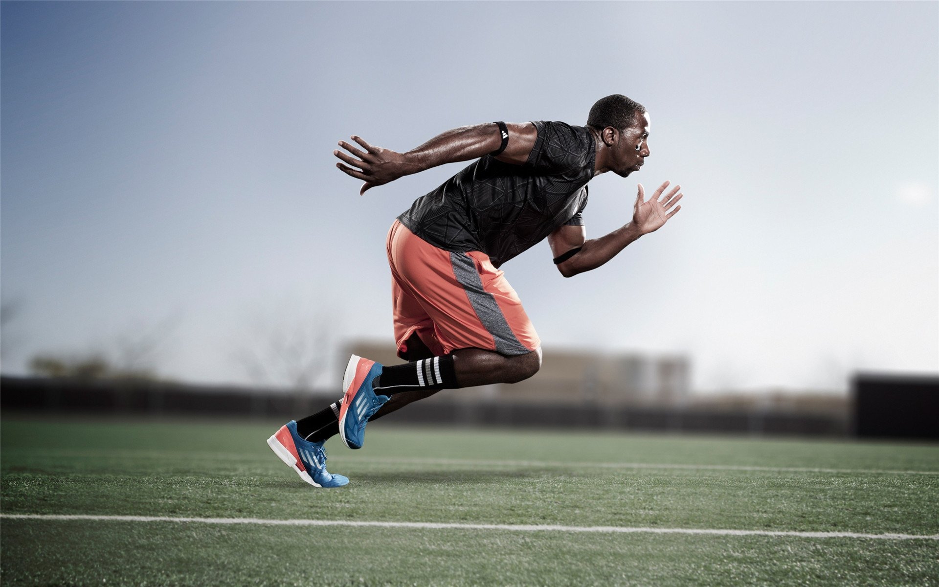 乔治大场面先生闪耀，深圳队速胜开拓者展现统治力