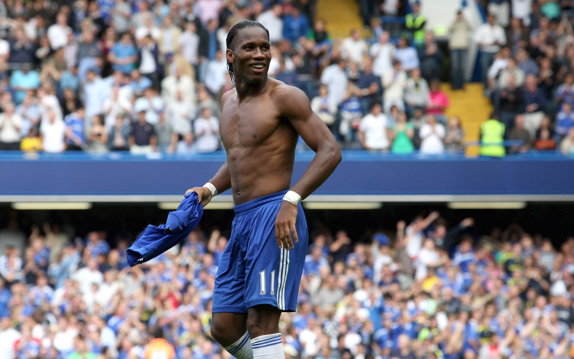 开云体育官方网站-欧冠半决赛焦点战，里昂完胜突尼斯，战术革新铸就历史性胜利